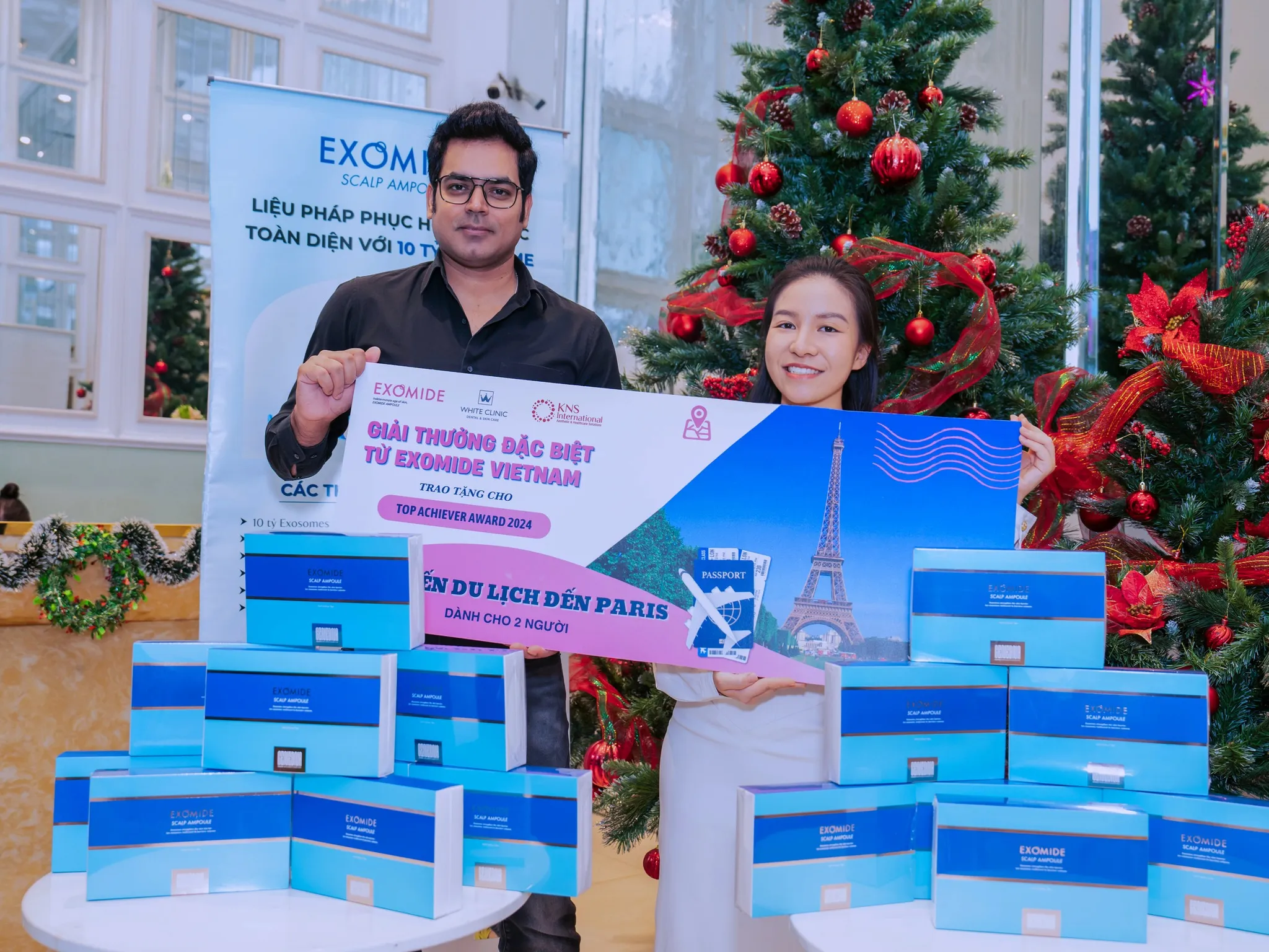 Exomide Vietnam & KNS International Present “Top Achiever Award 2024” to White Clinic for Excellence in Hair Loss Treatment